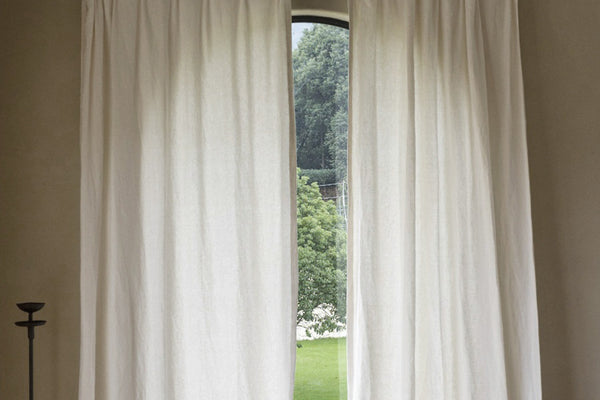 Sunlit & Airy Atmosphere
